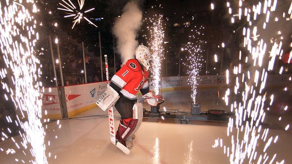 UTICA COMETS SIGN ALEX SAKELLAROPOULOS