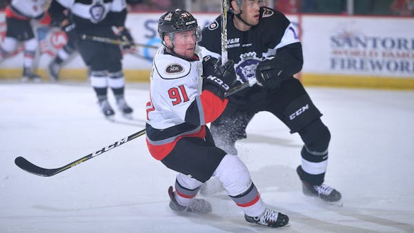 MIKE SZMATULA SIGNS PTO WITH UTICA COMETS