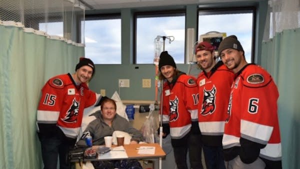 JAMES HENRY RECEIVES 2018-2019 ECHL COMMUNITY SERVICE AWARD!