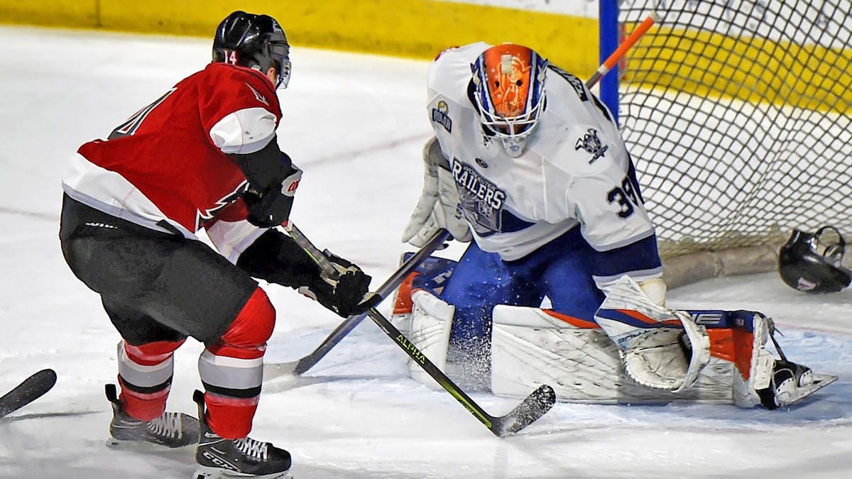 THUNDER TRAIL RAILERS BY ONE POINT AFTER 3-1 WIN