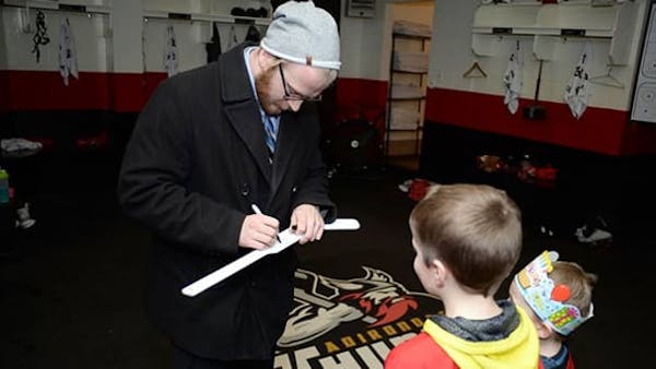 POST GAME AUTOGRAPHS ON SUNDAY