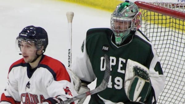 THUNDER SIGN GOALTENDER MAVRIC PARKS