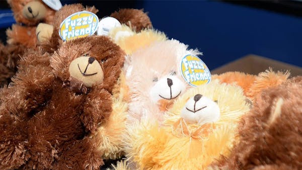 THUNDER DONATE 765 BEARS TO SALVATION ARMY