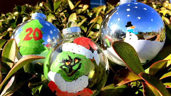 2016 Charity Ornament Auction Was Friday