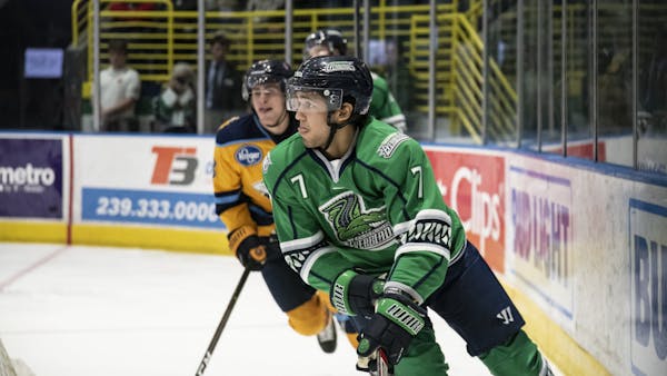 Glads' offense bogged down by 'Blades