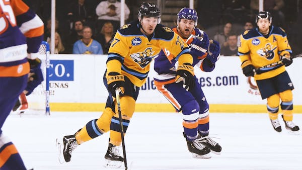 Nogard returns, boosting potent offense