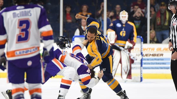 Forward Turner Re-Commits to Atlanta