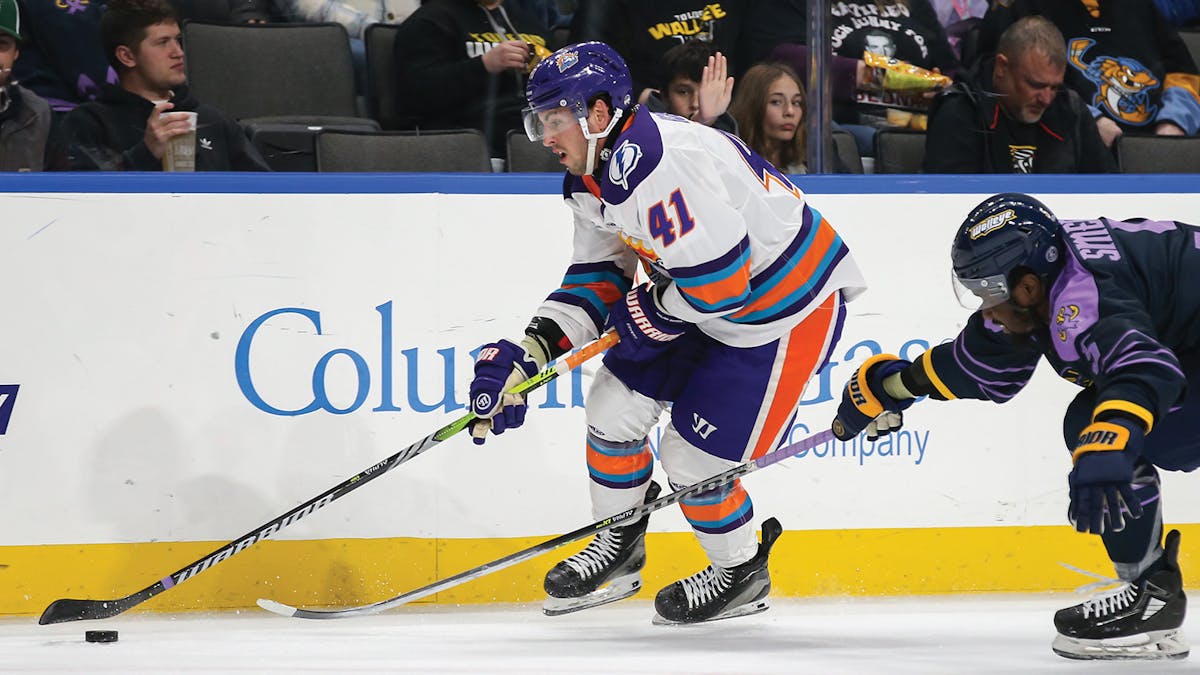 Action photo of Spencer Kersten of the Orlando Solar Bears