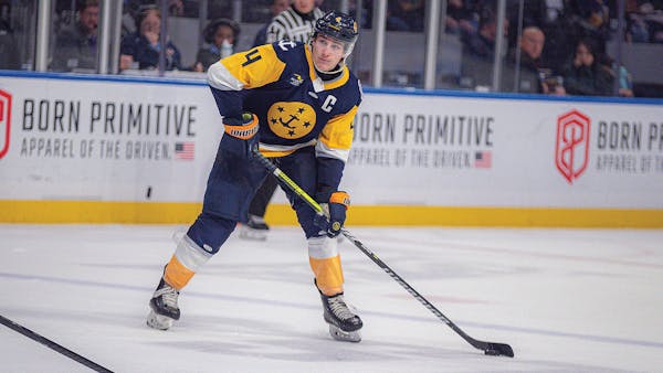 Admirals re-sign Musser
