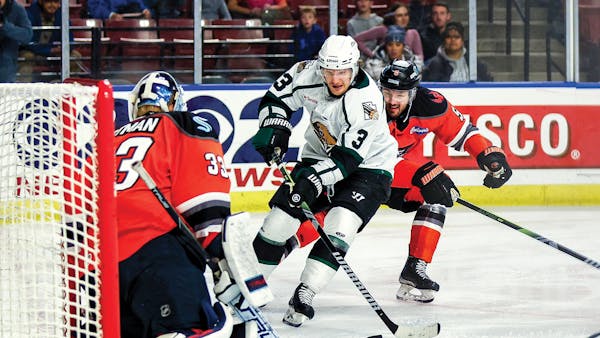 Armstrong back with Grizzlies