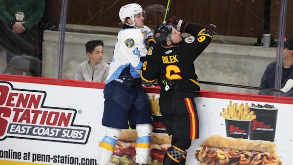 Walleye bring back Hillman
