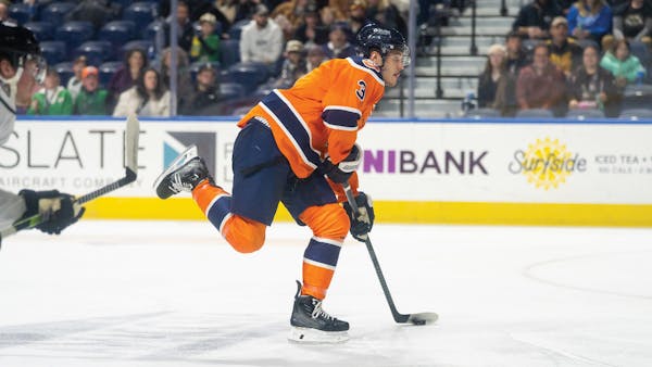Railers re-sign Hora