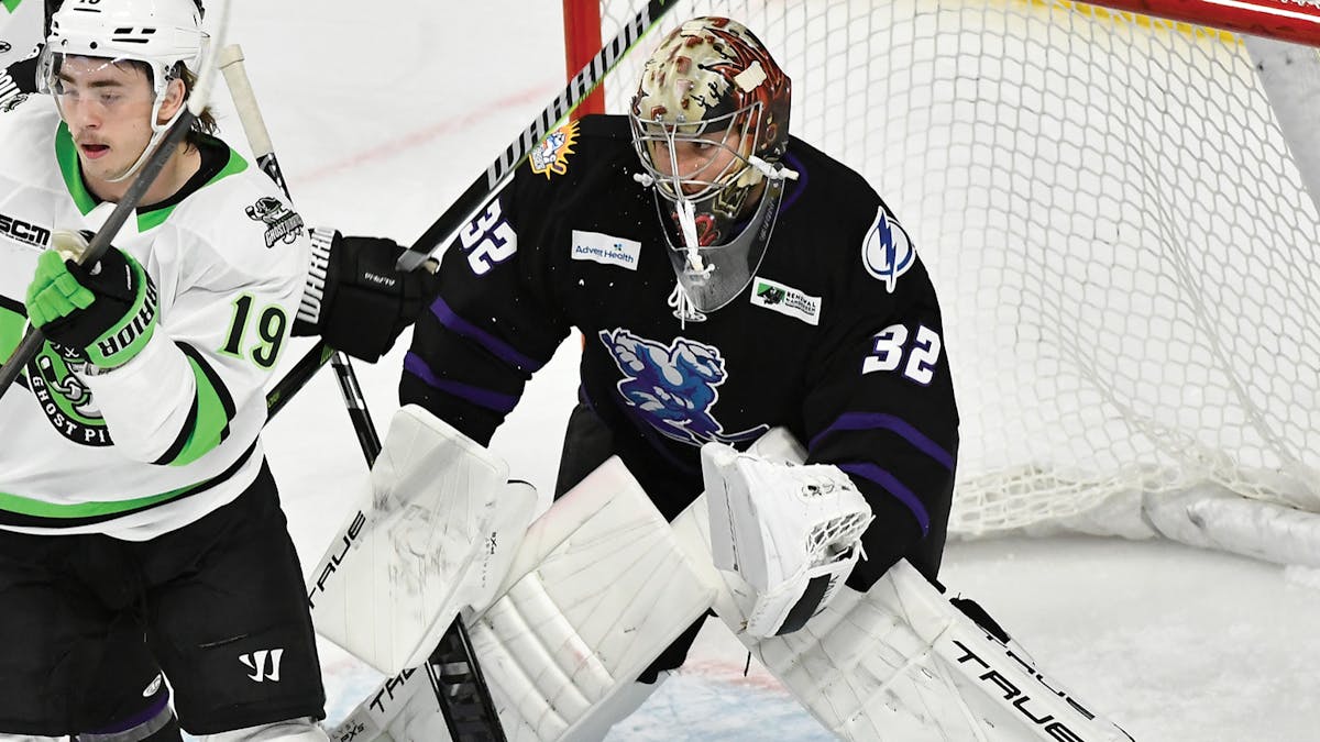 Action photo of Jon Gillies of the Orlando Solar Bears