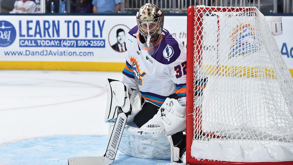 Action photo of Jon Gillies of the Orlando Solar Bears