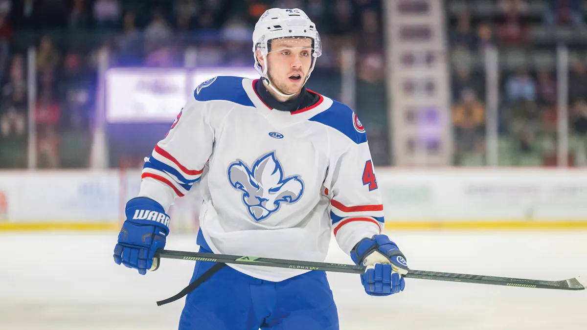 Action photo of Mathieu Bizier of the Trois-Rivieres Lions
