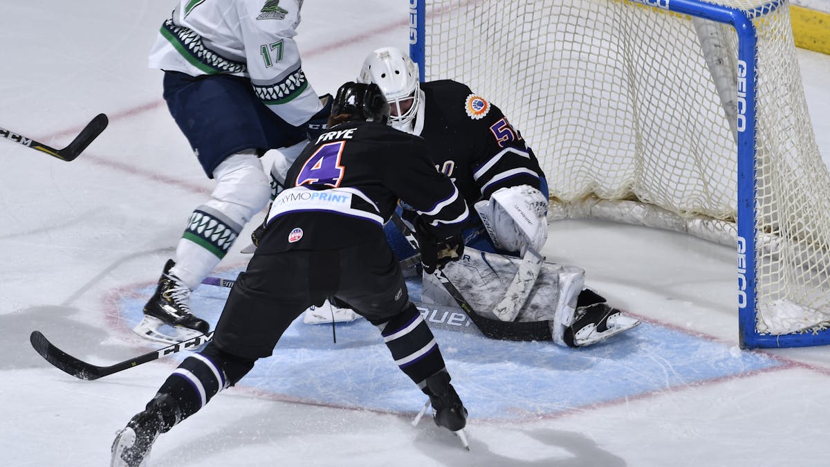 Special touch: Power play helps lift ‘Blades to 4-0 win