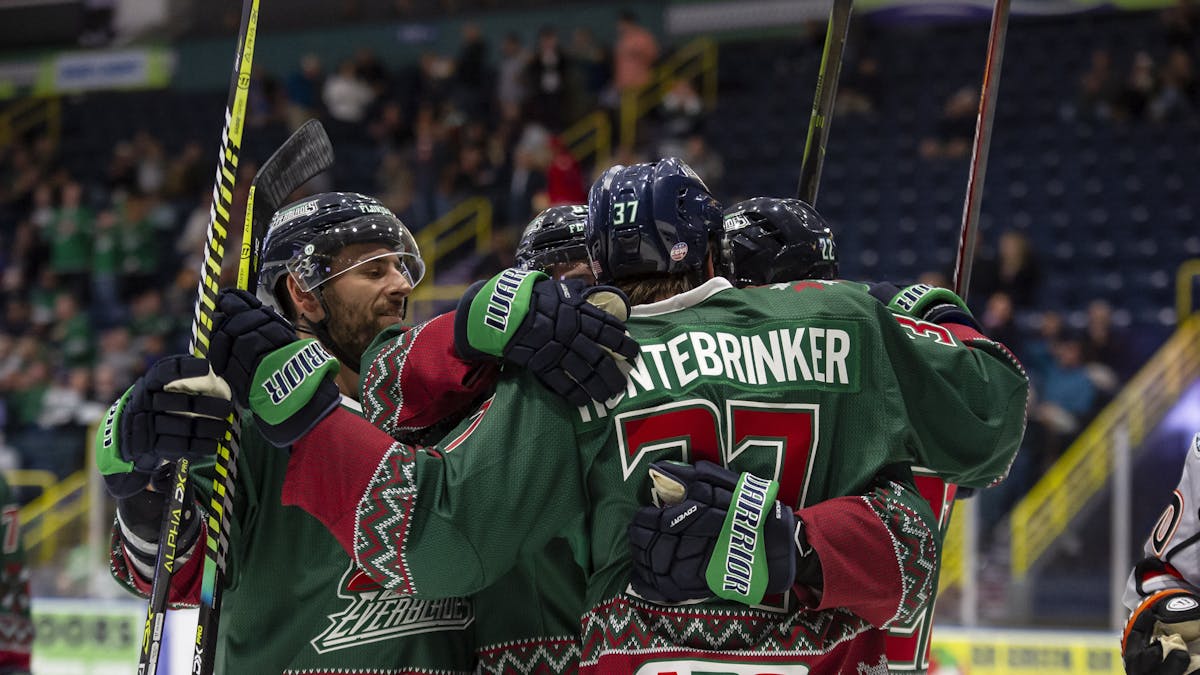 (Ugly) Sweater Weather: 'Blades offense turns up heat in 5-3 win