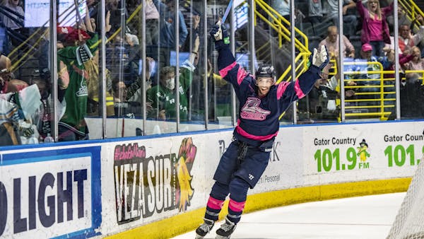BLADES NOW ACCEPTING PINK IN THE RINK PHOTO SUBMISSIONS