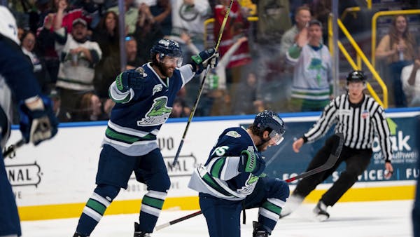Irvine's Hat Trick Leads Dominant Everblades to Eastern Conference Finals