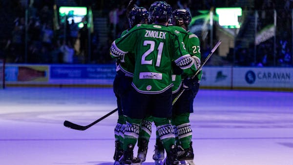 Blades Host Solar Bears on Margaritaville Night