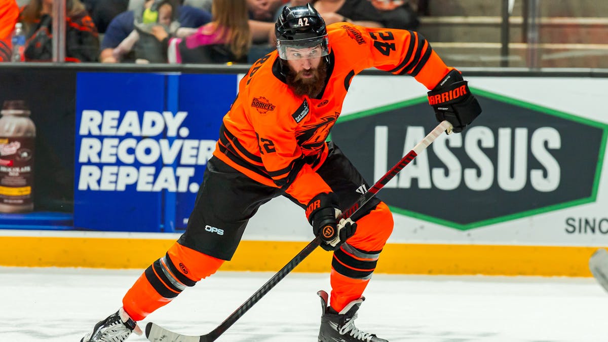 Komets drop another close one at home