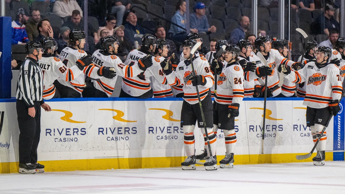 Komets win game one in Norfolk