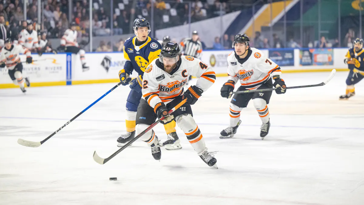 Komets fight but come up short in Norfolk