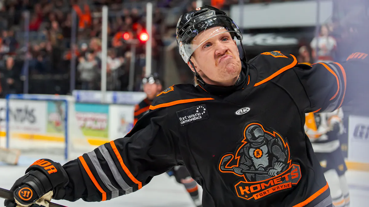 Komets nail down home win