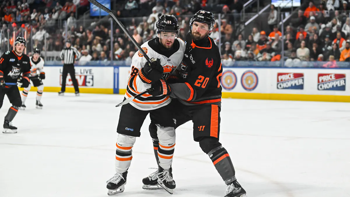 Komets fall in series opener