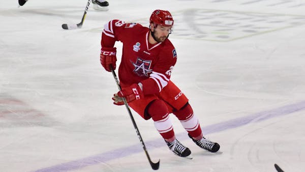 Komets acquire Clarke from Allen; Campagna loaned to Chicago