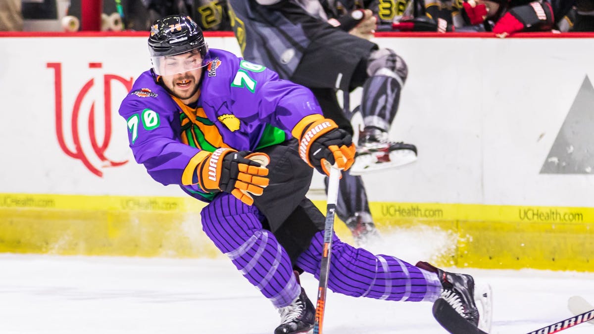 Komets gain three points in week 6