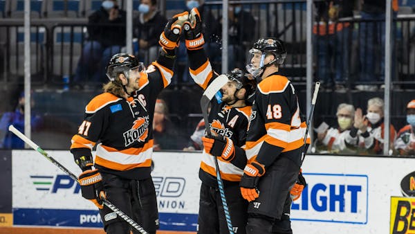 Komets gain two more wins