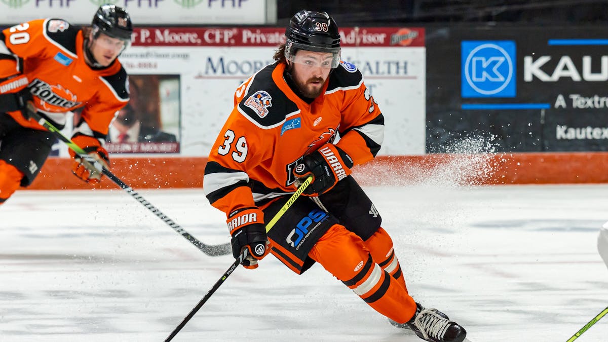 Komets fall in finale