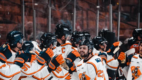 SWAMP RABBITS GET FIRST WIN AT EXPENSE OF RIVALS