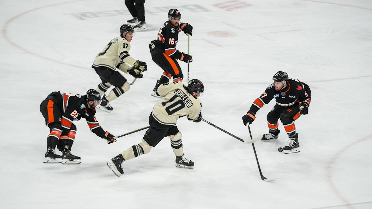 Heartlanders tripped up by Mavericks, 4-1