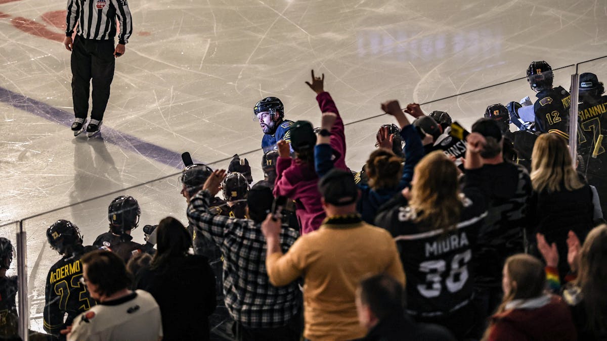 Heartlanders roll Thunder, 6-3, for third straight win