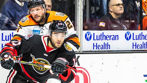 Komets erupt in third period to overpower the Fuel
