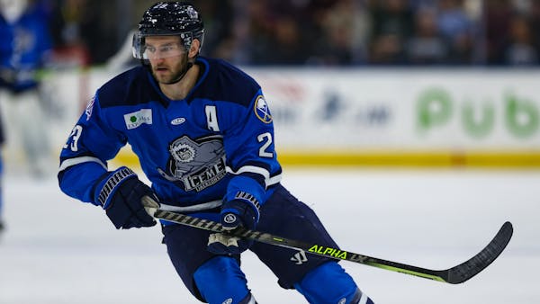 Productive Forward Craig Martin Returns to the Icemen
