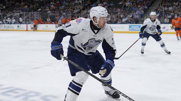 Forward Bennett MacArthur Returns for a Second Season with Icemen