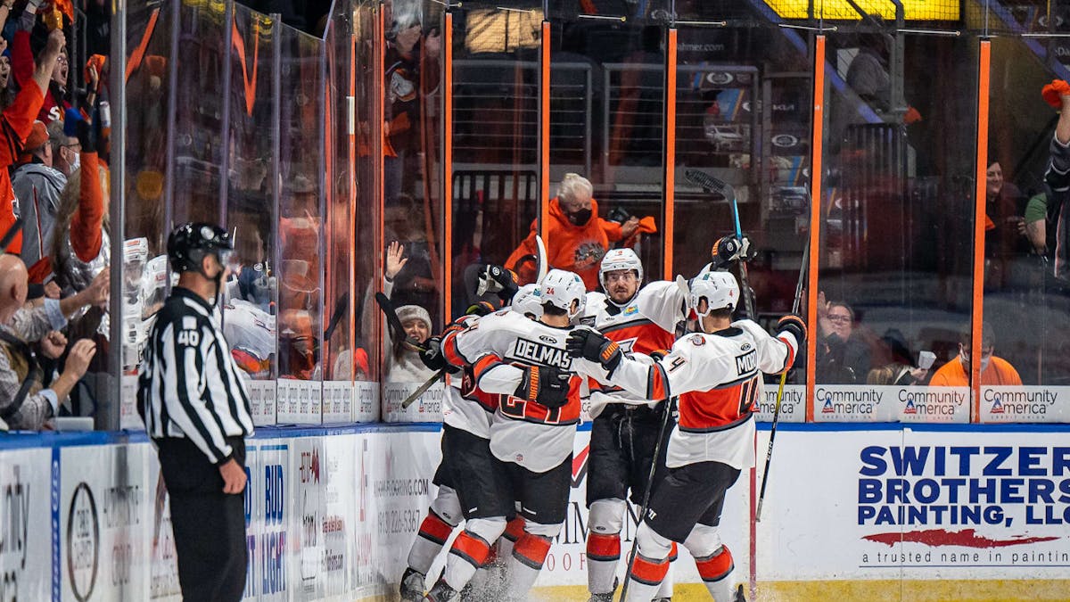 Late Goal Lifts Mavericks Over Iowa 5-3 in Home Opener