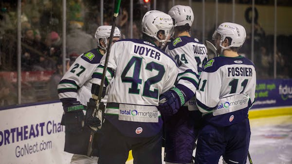 MARINERS DROP HATS ON RAILERS IN BLOWOUT WIN