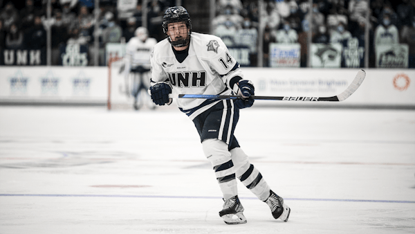 MARINERS SIGN NEW HAMPSHIRE FORWARD TYLER WARD
