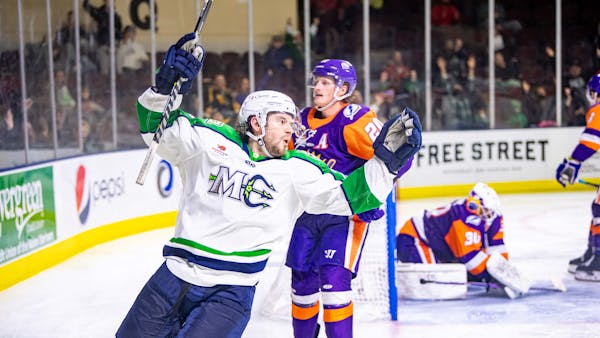 SHEA’S PAIR OF GOALS FREEZES SOLAR BEARS