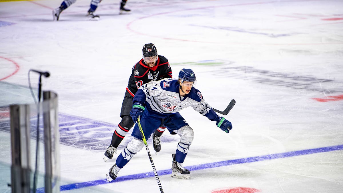 ALBRECHT SCORES LATE AS MARINERS FALL TO THUNDER