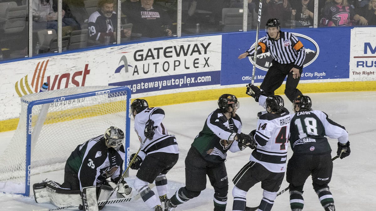 CARLSON ACES GRIZZLIES IN BACK TO BACK GAMES