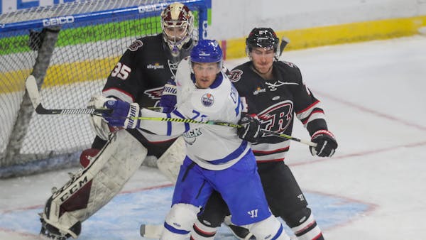 RUSH EDGED BY THUNDER, 6-4