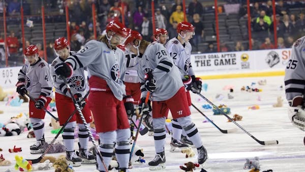 POWER PLAY CARRIES RAPID CITY PAST KANSAS CITY, 5-2