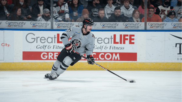 STEPHEN BAYLIS RETURNED FROM AHL TUCSON