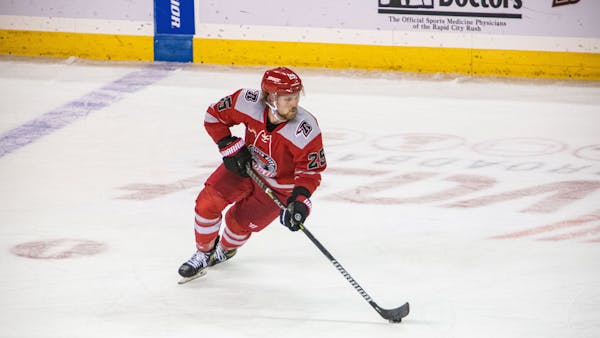 RYAN ZUHLSDORF, ADAM CARLSON SKATE AMONG HOCKEY'S BEST IN DA BEAUTY LEAGUE