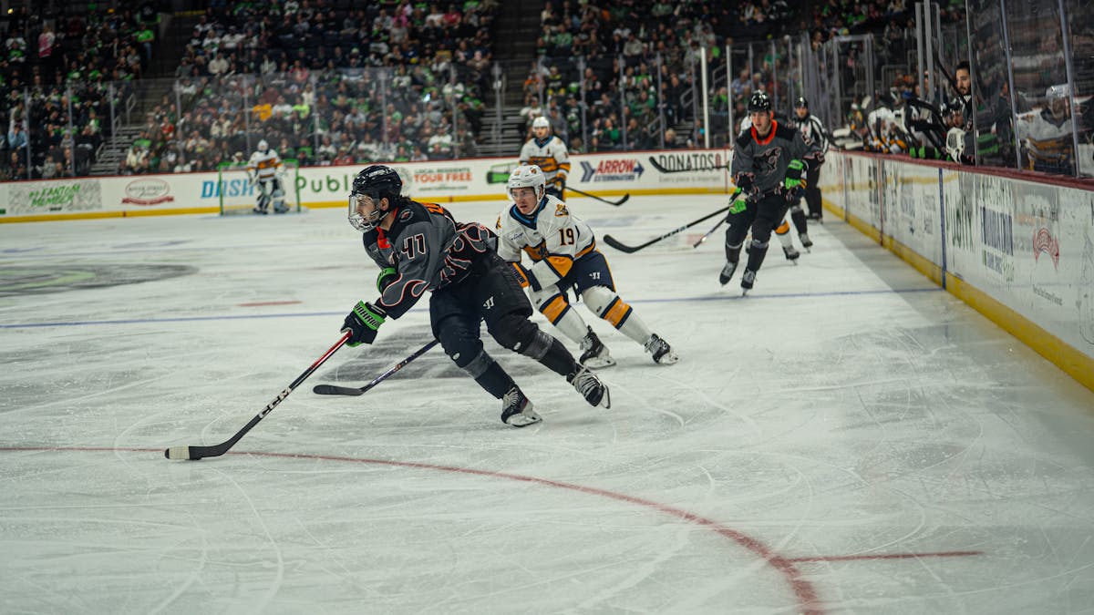 Ghost Pirates Ride to Fifth Straight Win, Edge Gladiators 3–2